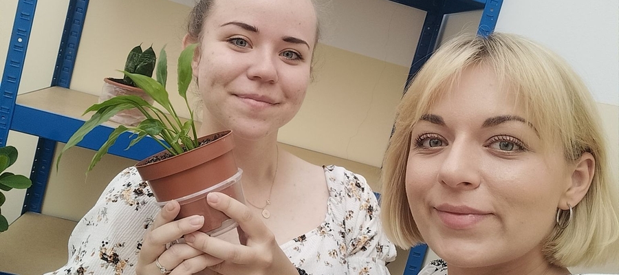 "Podlej Dalej"; od lewej: Patrycja Brodowska i Marta Półtoraczyk