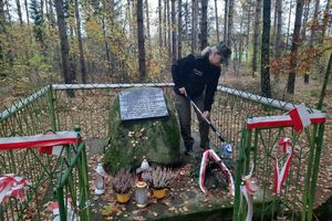 Funkcjonariusze z Placówki Straży Granicznej w Olsztynie pamiętali o mogiłach poległych kolegów