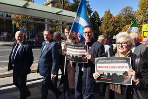Prezydent Olsztyna, Piotr Grzymowicz wziął udział w samorządowym proteście pod hasłem 