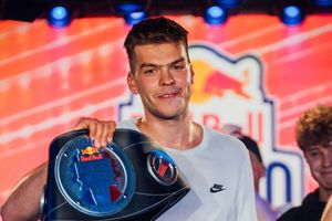 Raper z Olsztyna najlepszy we Freestyle’owej bitwie Red Bull KontroWersy