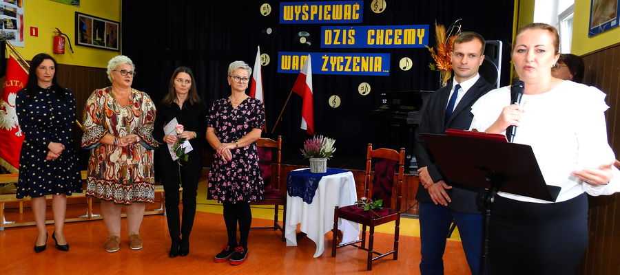 Na mównicy Agnieszka Bochenek, szefowa powiatowej organizacji ZNP