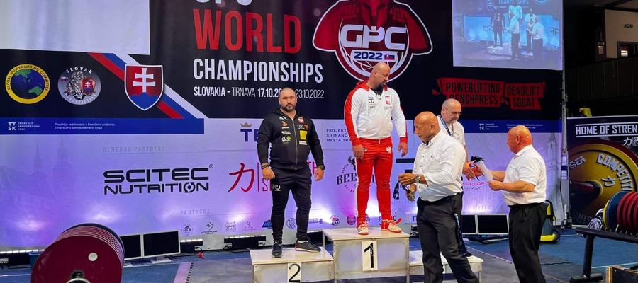 Marek Makarewicz (z lewej) na podium mistrzostw świata