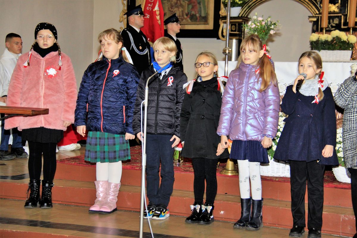 Występ uczestników zajęć wokalnych w M-GOK w Sępopolu