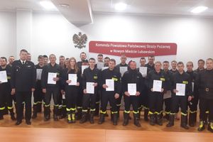 25 strażaków ochotników ukończyło szkolenie podstawowe uzyskując uprawnienia strażaka ratownika