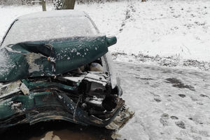 Zima zaskoczyła kierowców. Weekend na drogach Olsztyna: 54 kolizje i dwa wypadki drogowe