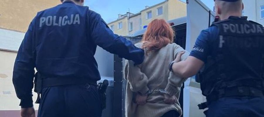 Policjanci z Komisariatu Policji w Gdyni-Śródmieściu zatrzymali 29-latka, 43-latka i 30-latkę, którzy pobili 29-letniego mężczyznę i zamknęli go w piwnicy. 
