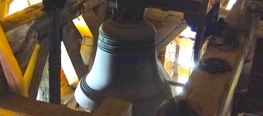 Jeden z dzwonów na wieży nowomiejskiej bazyliki kolegiackiej