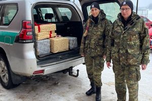 Funkcjonariusze gołdapskiej straży granicznej na jeden dzień stali się Mikołajami