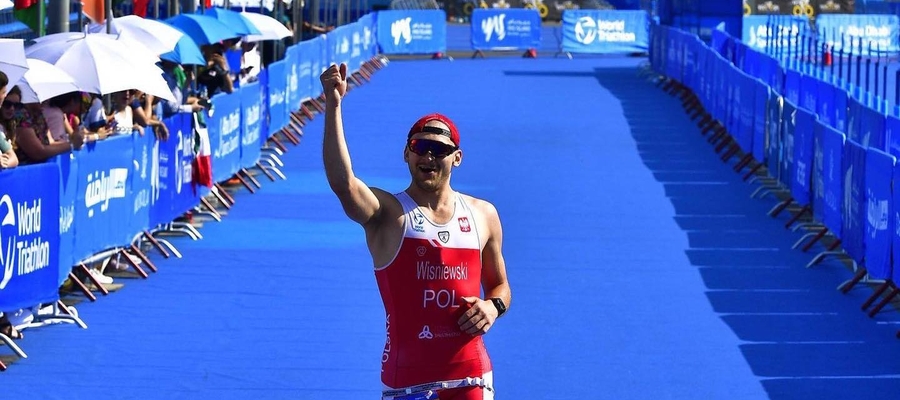Maciej Wiśniewski, triathlonista z Ostródy, jako pierwszy przekroczył linię mety mistrzostw świata age group 20-24 lata!