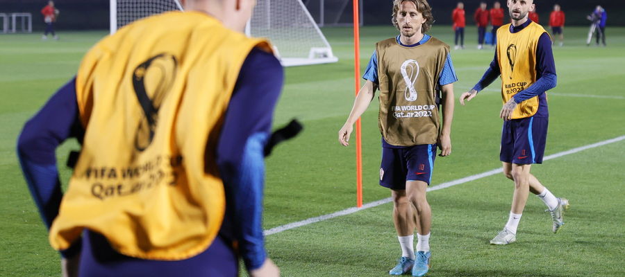 Trening Chorwatów - w środku Luka Modric