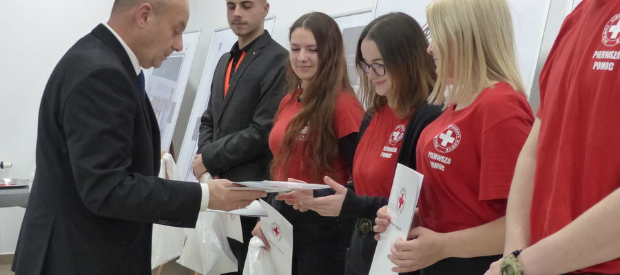 Janusz Skuzjus dziękuje młodzieży
