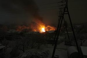 PILNE: Pożar w centrum Olsztyna. Pali się domek działkowy przy al. Sikorskiego [ZDJĘCIA]