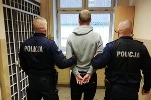 Gdańsk: Znieważył pracowników restauracji obywatelstwa ukraińskiego, uderzył i opluł ekspedientkę. Znaleźli u niego narkotyki