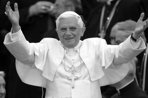 Dziś pogrzeb papieża Benedykta XVI