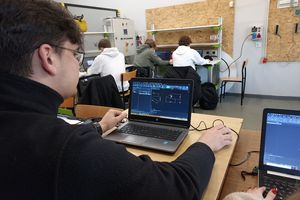 Elektrycy w Zespole Szkół w Lubawie uczą się tworzenia dokumentacji technicznej w programie ZWCAD 2023 EDU