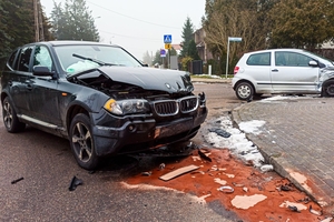 Wypadek na ul. Kościuszki w Mławie. Ranne zostały dwie osoby, w tym 12-letnie dziecko