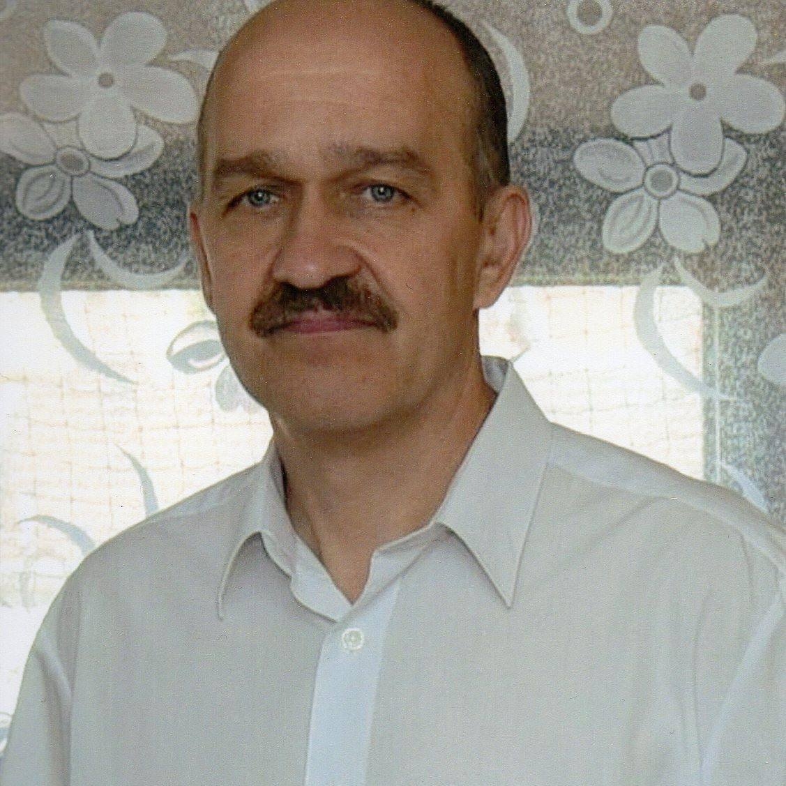 Sławomir Stankiewicz (ur. 1963 r.) to były kolejarz, a prywatnie pasjonat poezji i fotografii