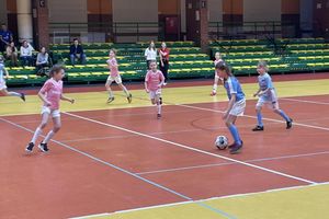 Piłkarki SMS Kurzętnik wzięły udział w Wojewódzkim Turnieju Halowej Piłki Nożnej "Jezioranka"