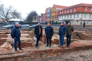 Odbudowa ratusza w Braniewie: Wstępne prace archeologiczne zakończone