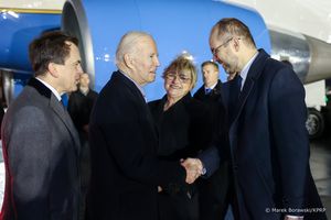 Były szef MSZ Ukrainy: prezydent Biden wskazuje wiodącą rolę Polski w koalicji proukraińskiej
