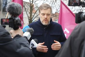 Adrian Zandberg dla Gazety Olsztyńskiej: Podwyżki, inwestycja w budżetówkę, to nie jest fantazja lewicy. Bez tego państwo się zapadnie