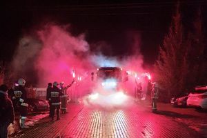 Fajerwerki powitały nowy wóz strażacki OSP Gromoty