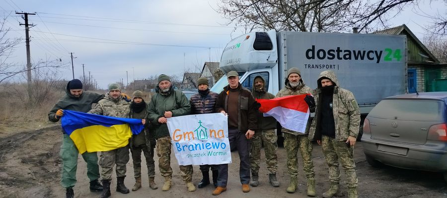 Z gminy Braniewo niemal każdego miesiąca wyrusza transport darów dla walczących żołnierzy ukraińskich.