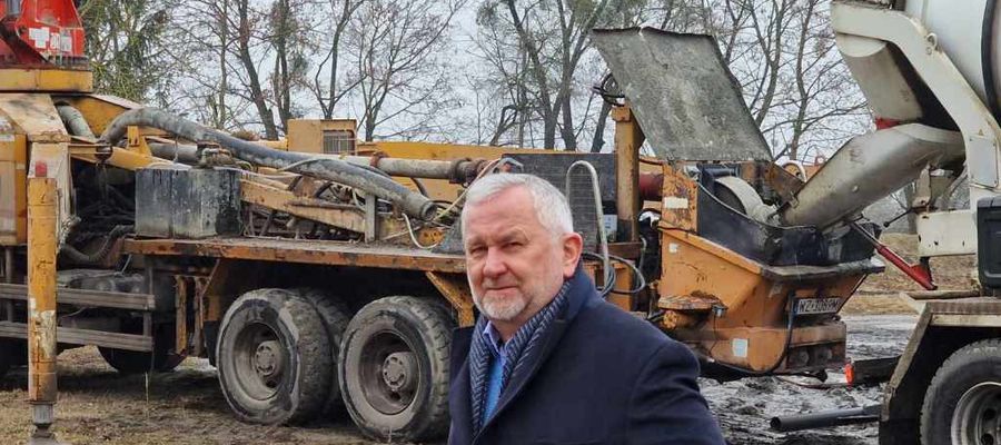 Starosta elbląski Maciej Romanowski dokonał wizytacji dwóch dużych inwestycji realizowanych obecnie przez powiat w Pasłęku