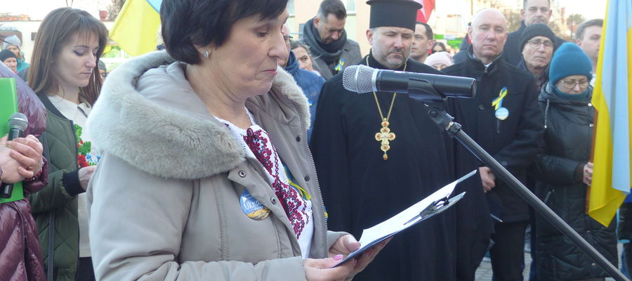 Lubomira Żołądek na wiecu przed iławskim ratuszem 5 marca 2022