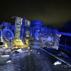 Wypadek na S7 z udziałem ciężarówki i piaskarki. Kierowcy obu pojazdów trafili do szpitala