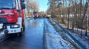 Wypadek na trasie Mrągowo - Piecki. Trwa akcja ratownicza zakleszczonego kierowcy. Droga jest całkowicie zablokowana