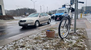 Młody kierowca potrącił rowerzystkę. Na miejscu są służby
