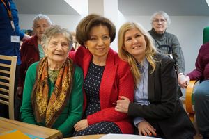 M. Maląg: programy adresowane do seniorów wyrazem solidarności międzypokoleniowej