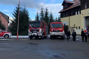 Strażacy z powiatu węgorzewskiego dostali nowe samochody i sprzęt