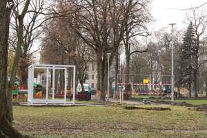 Elbląg: Rewitalizacja przestrzeni parkowych. Prace w parku Planty idą pełną parą [ZDJĘCIA]