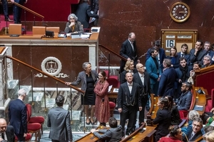 Francja: Rząd przyjmuje reformę emerytalną bez głosowania w Zgromadzeniu Narodowym!