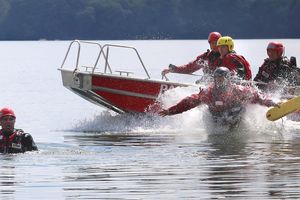 Sternik oraz właściciel łodzi usłyszeli zarzuty ws. utonięcia 8- latki na jeziorze Tałty