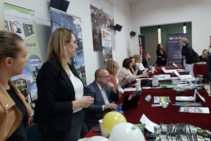 Targi pracy drogowskazem dla młodych ludzi