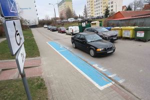 Prosto z ulicy: Najgorsze miejsce parkingowe dla osób niepełnosprawnych w Olsztynie
