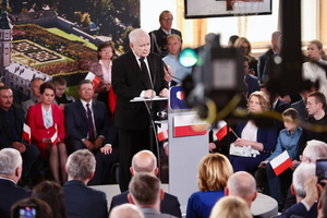 Prezes PiS: Trzeba podnieść poziom życia tam, gdzie żyje większość Polaków
