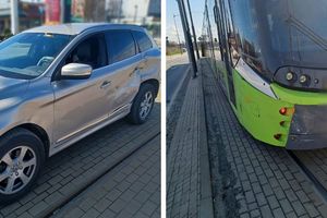 66-latek z Olsztyna wjechał prosto pod tramwaj pod Dworcem Głównym