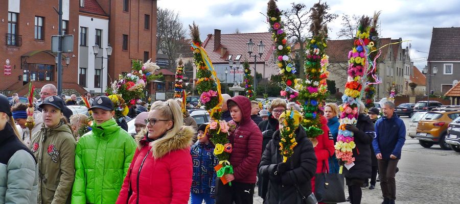 Już po raz piętnasty Parafia św. Jakuba Apostoła w Tolkmicku ogłasza konkurs na najpiękniejszą palmę wielkanocną