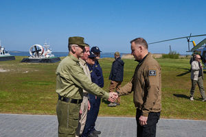 Prezydent RP Andrzej Duda złożył roboczą wizytę w Bazie Jednostek Pływających Straży Granicznej w Starej Pasłęce