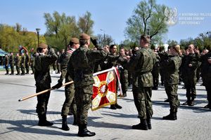 Niemal 50 ochotników zasili szeregi batalionu lekkiej piechoty w Giżycku