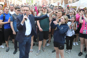 Oficjalnie: Prezydent Piotr Grzymowicz oddał władzę nad Olsztynem. Młodzi ludzie są zachwyceni