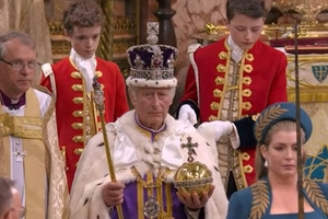 Karol III koronowany na króla Wielkiej Brytanii