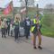 Trwa protest w Gietrzwałdzie przeciwko budowie centrum dystrybucyjnego Lidla. Uczestnicy śpiewają pieśni religijne
