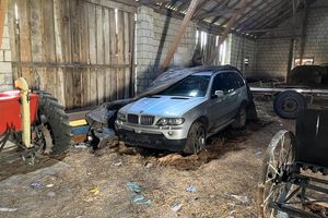 Funkcjonariusze warmińsko-mazurskiej straży granicznej odzyskali skradzione BMW
