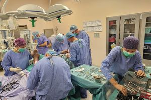 Lekarze z Wojewódzkiego Specjalistycznego Szpitala Dziecięcego w Olsztynie uratowali 7-letnią pacjentkę z miejscowo złośliwym guzem stawu skroniowo-żuchwowego 