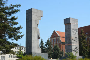 Jest apel w obronie pomnika Dunikowskiego